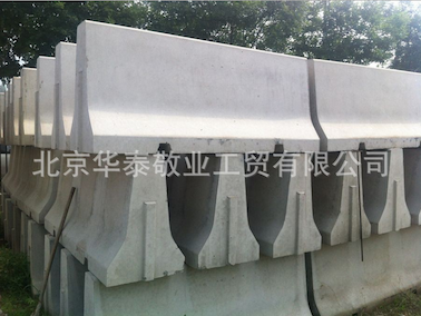 水泥隔離墩